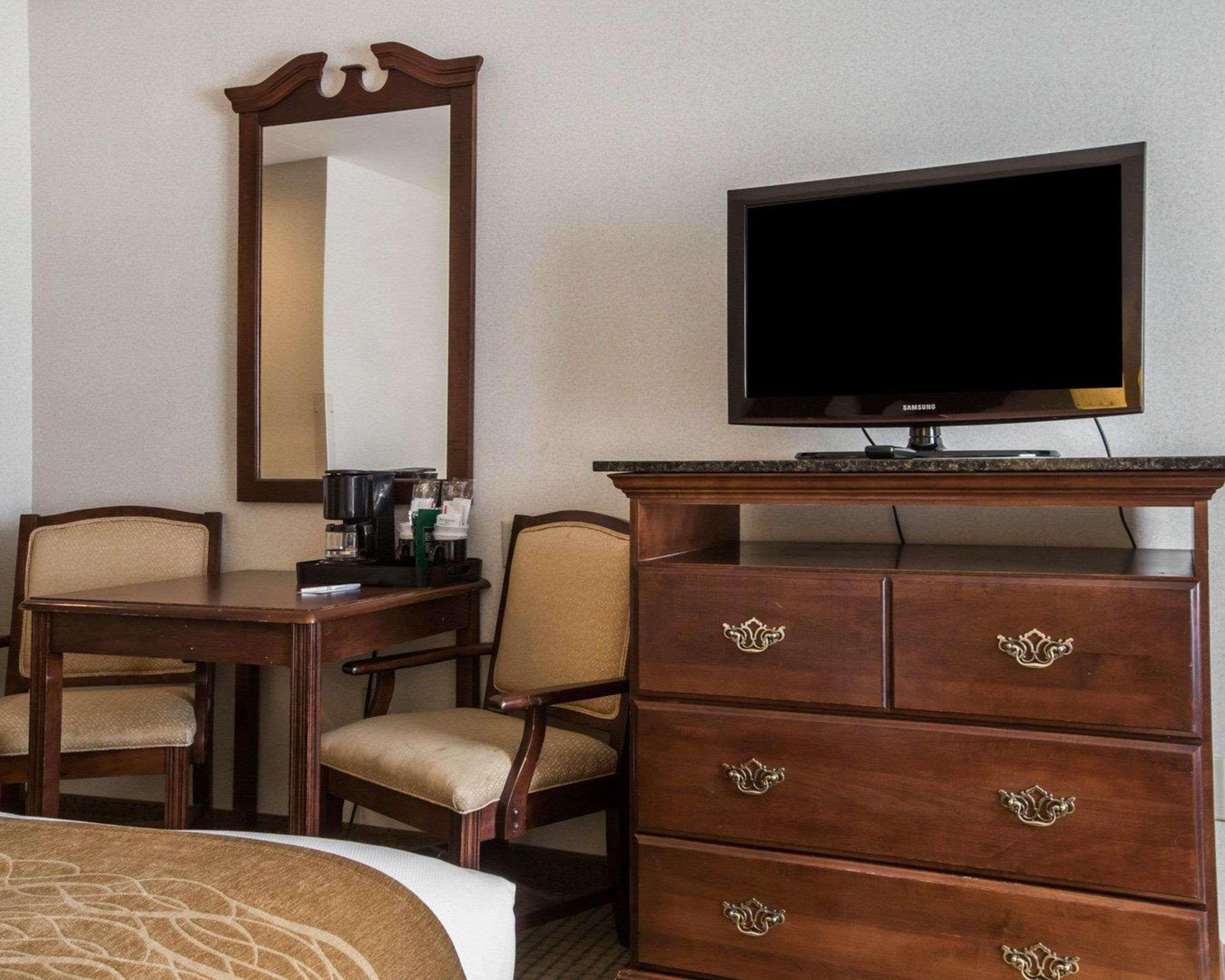 Hotel Comfort & - Albany