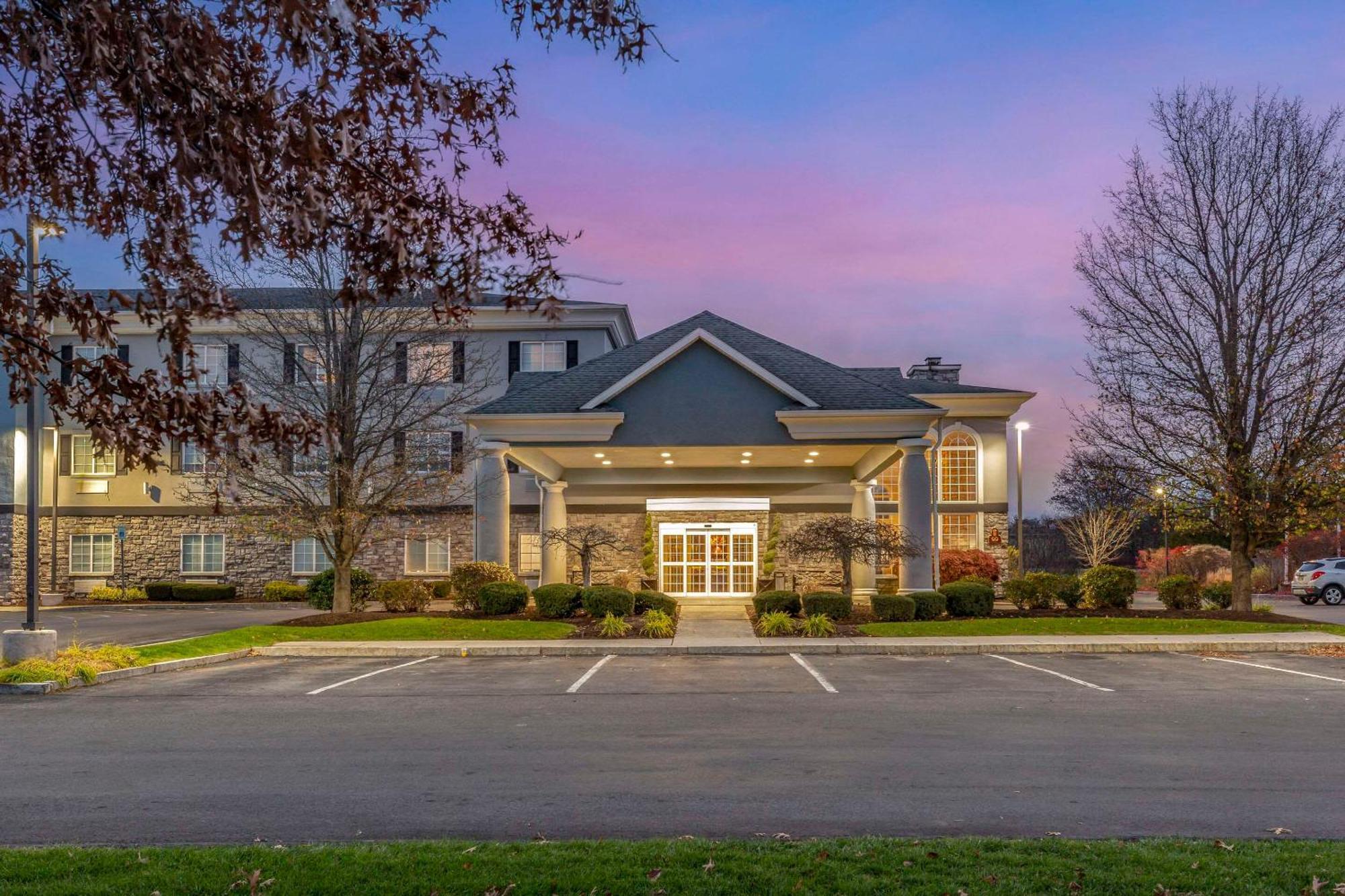 Comfort & - Albany Hotel East Greenbush